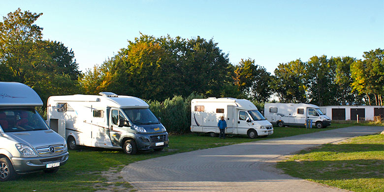 Caravan und Wohnmobilstellplatz